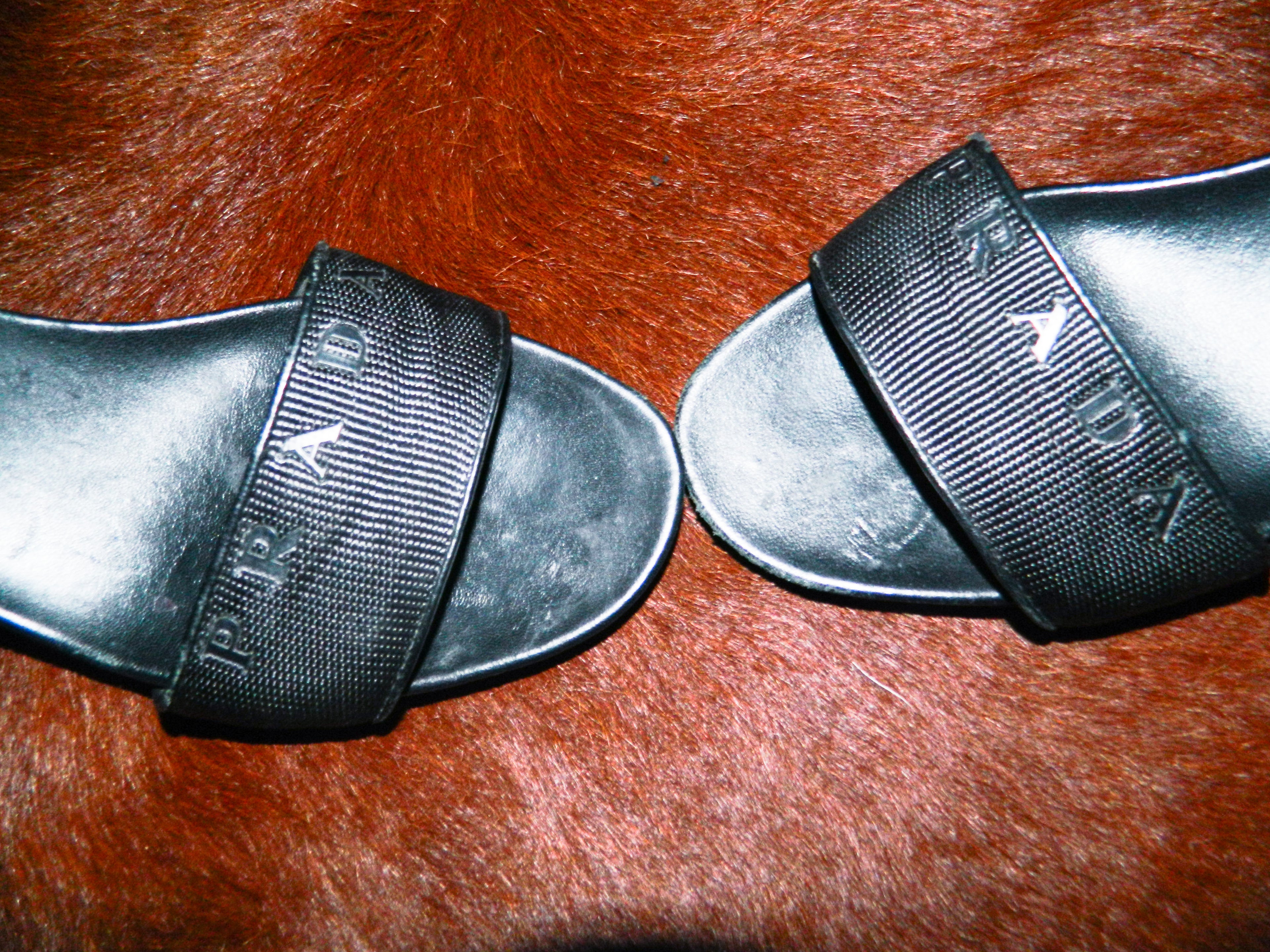 PRADA EARLY 2000'S BLACK KITTEN HEELS