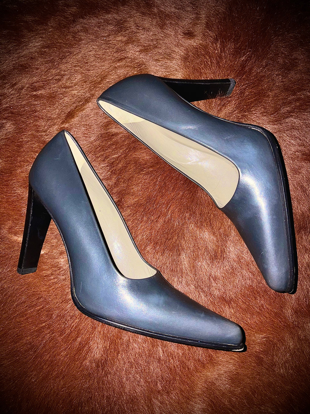 PRADA GREY COURT HEELS (SIZE 38)