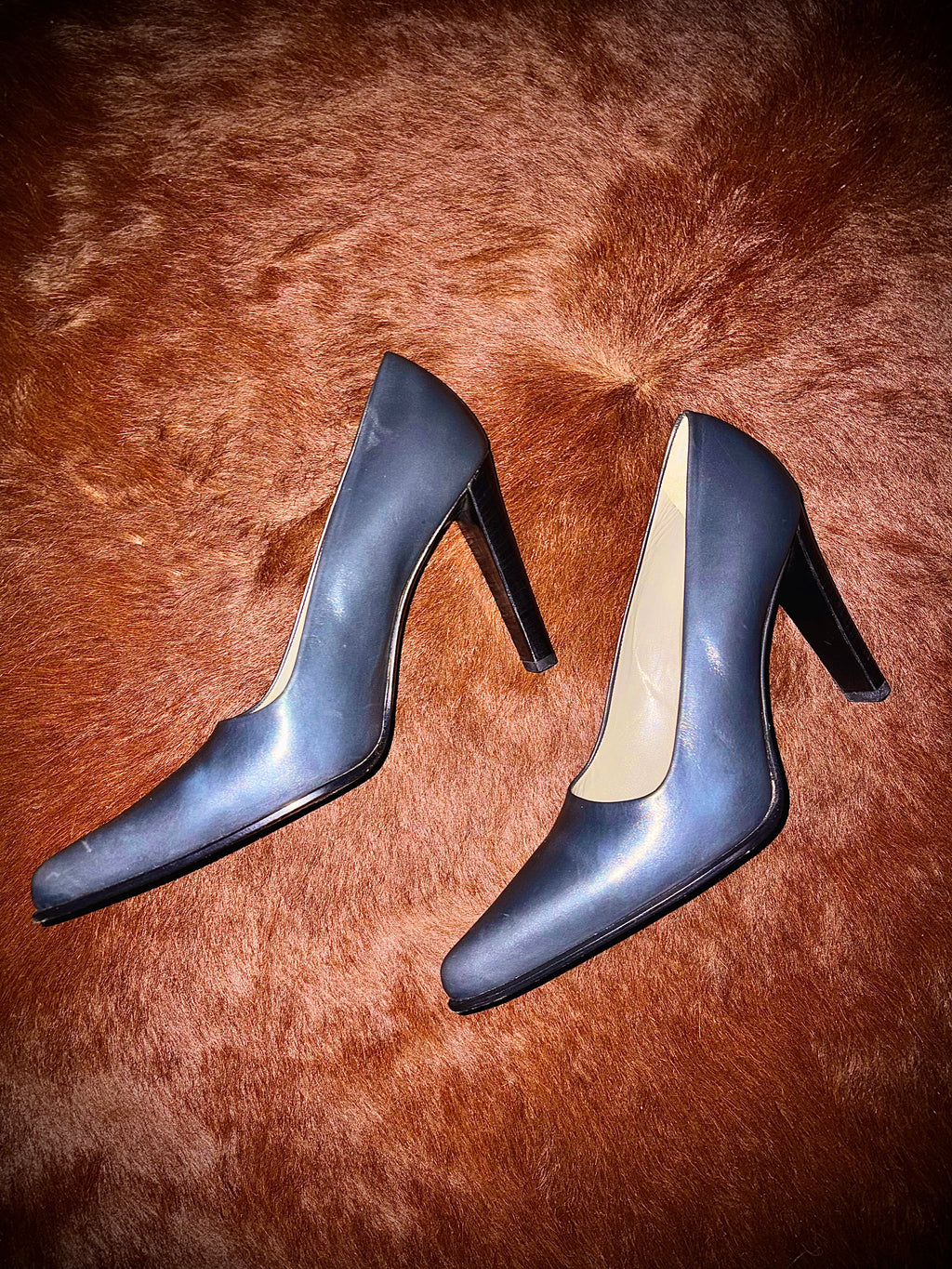 PRADA GREY COURT HEELS (SIZE 38)