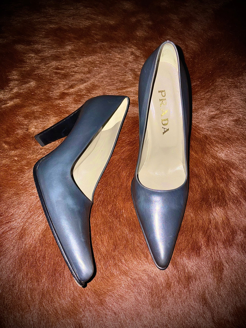 PRADA GREY COURT HEELS (SIZE 38)