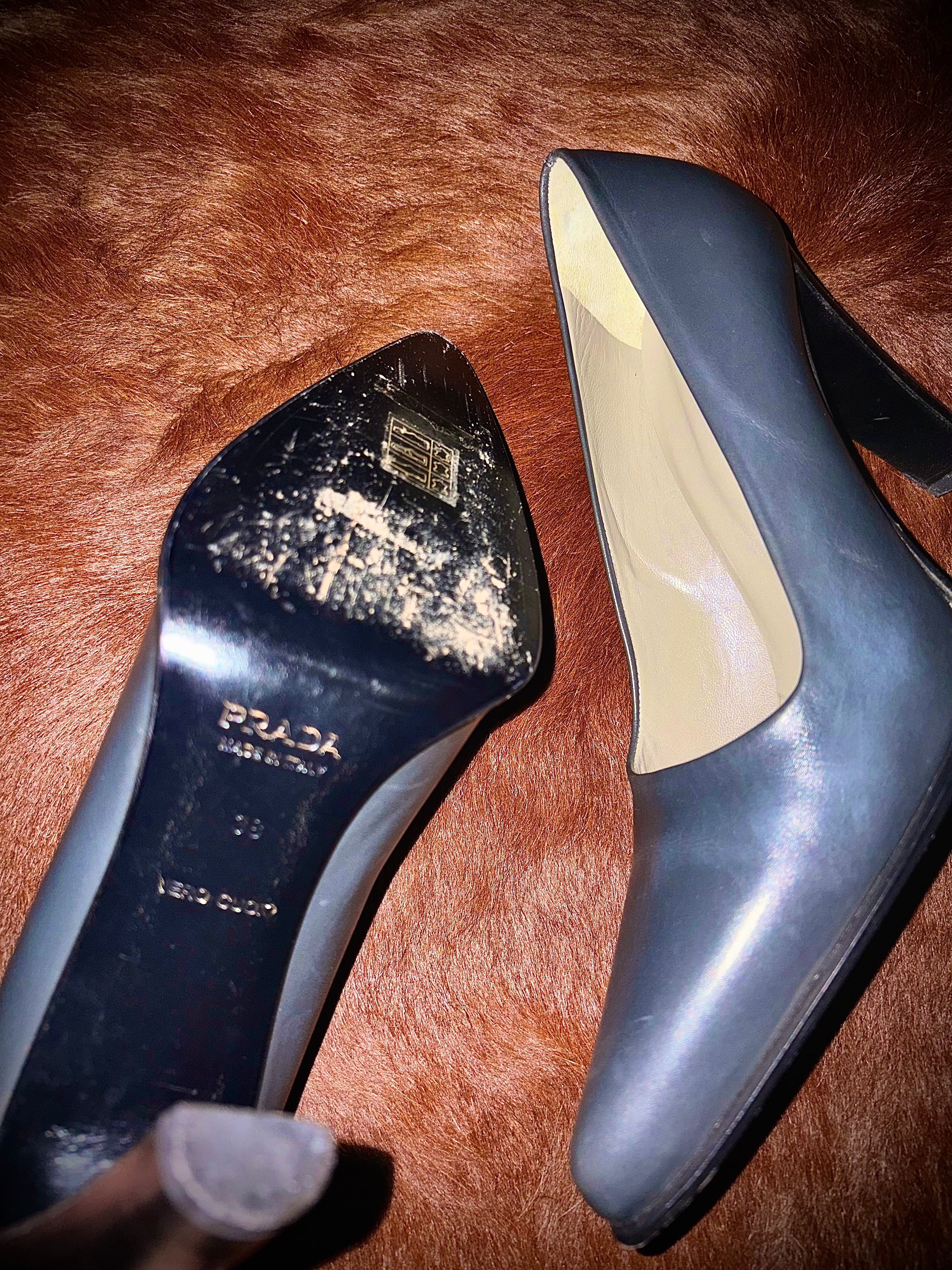 PRADA GREY COURT HEELS (SIZE 38)