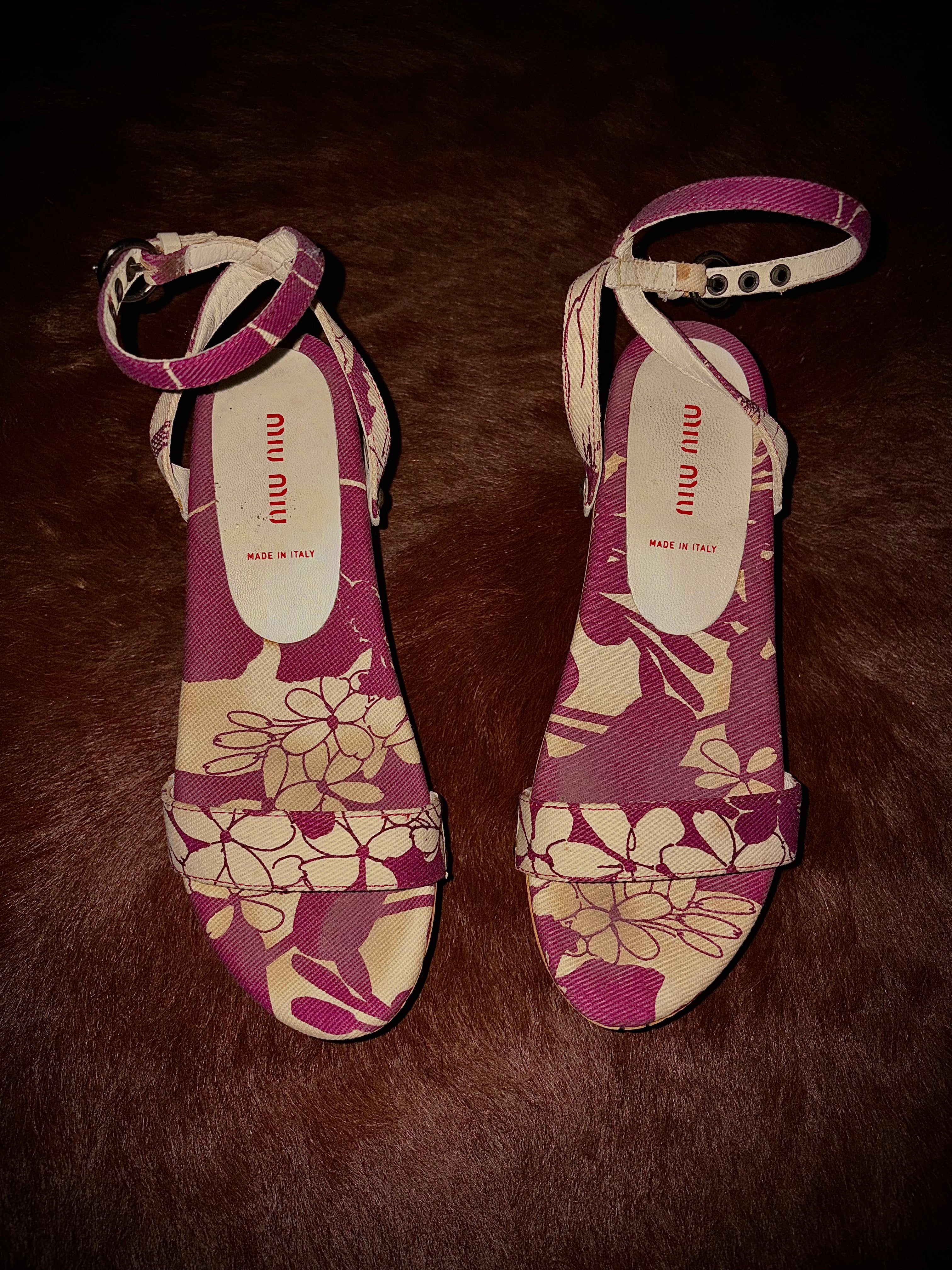 MIU MIU S/S 2003 HIBISCUS PRINT PLATFORM SANDALS (SIZE 37)