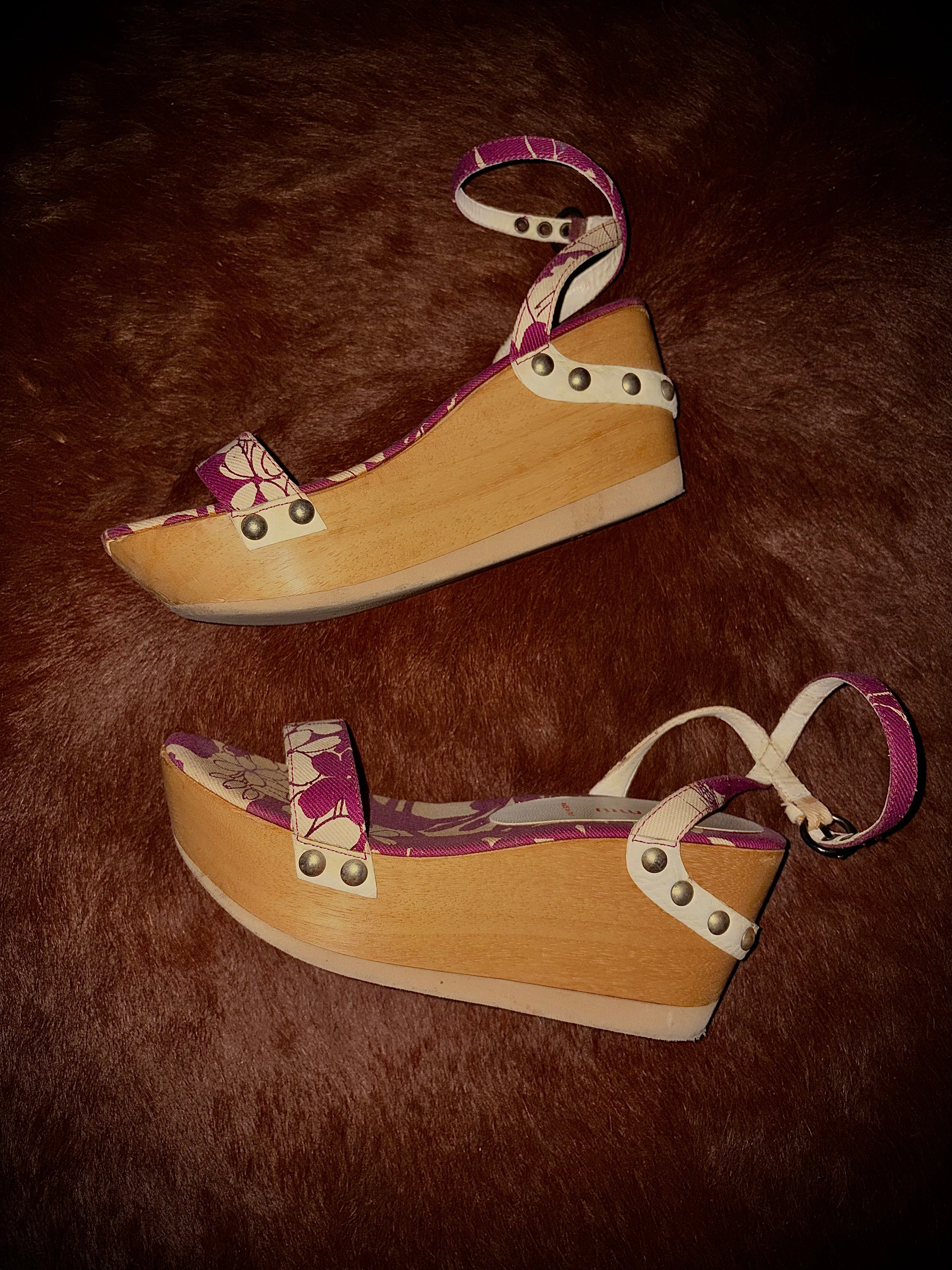 MIU MIU S/S 2003 HIBISCUS PRINT PLATFORM SANDALS (SIZE 37)