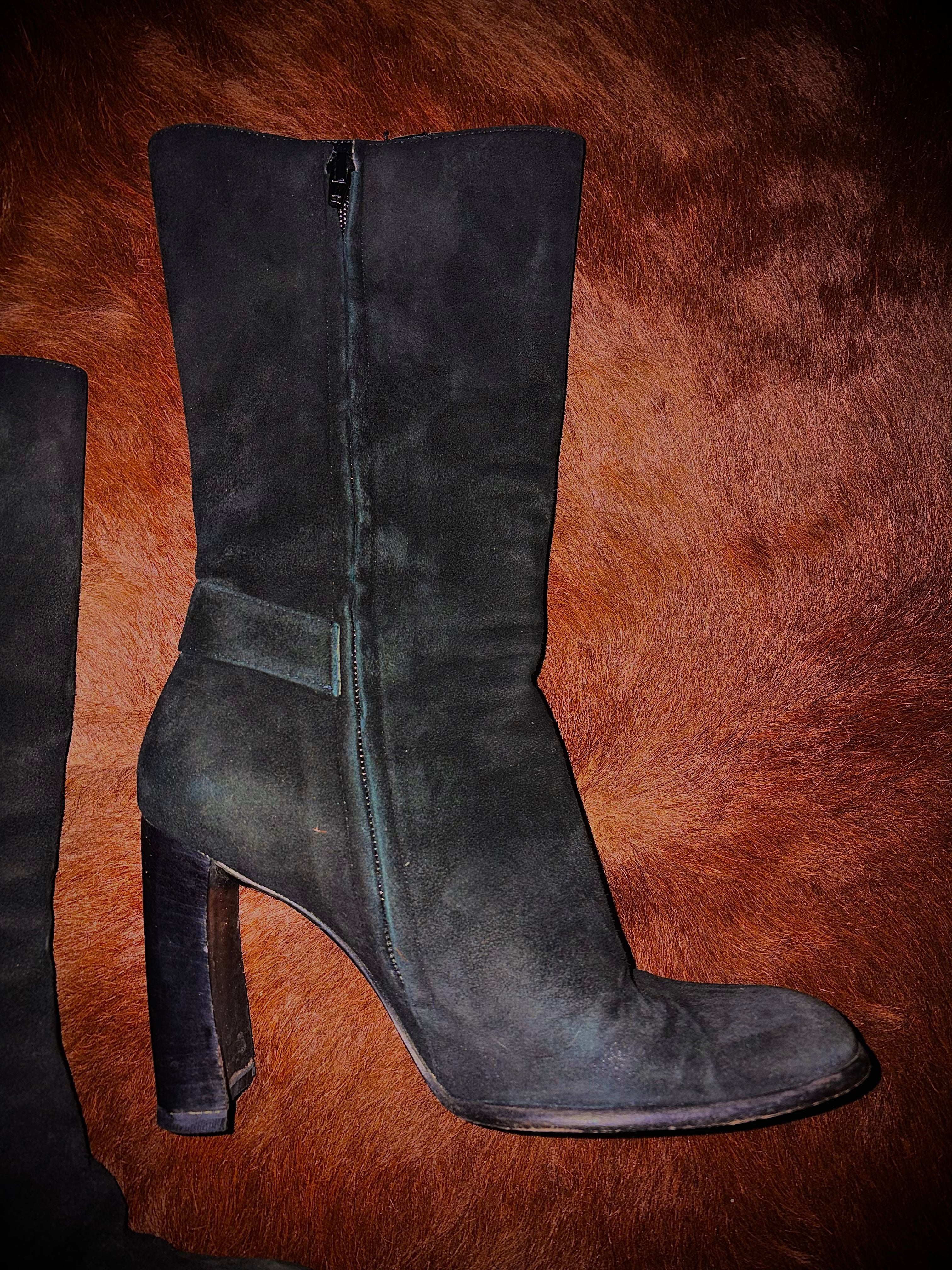 GUCCI SUEDE METAL PLATE BOOTS (SIZE 36)