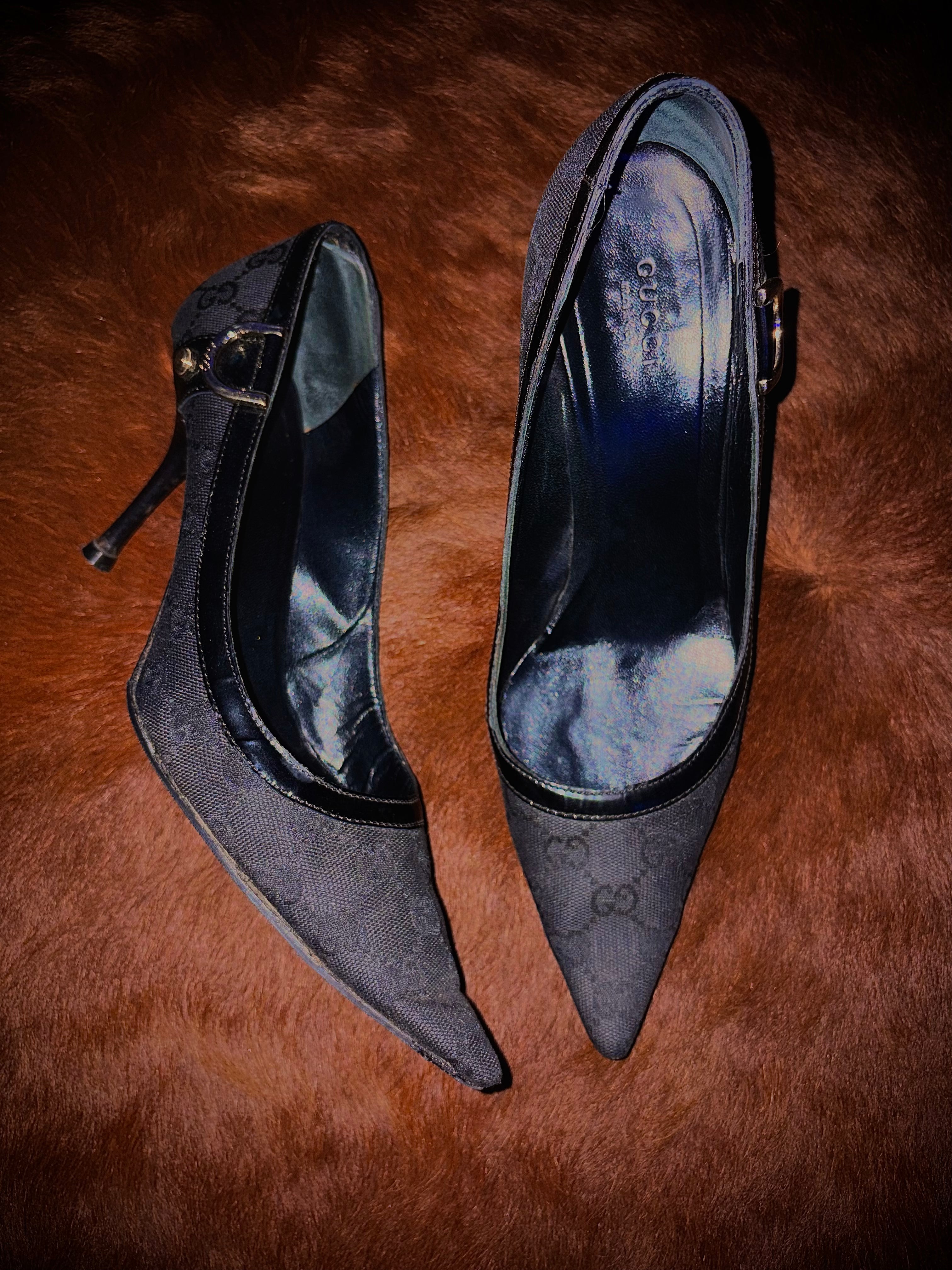 GUCCI BY TOM FORD MONOGRAM HEELS (SIZE 40)
