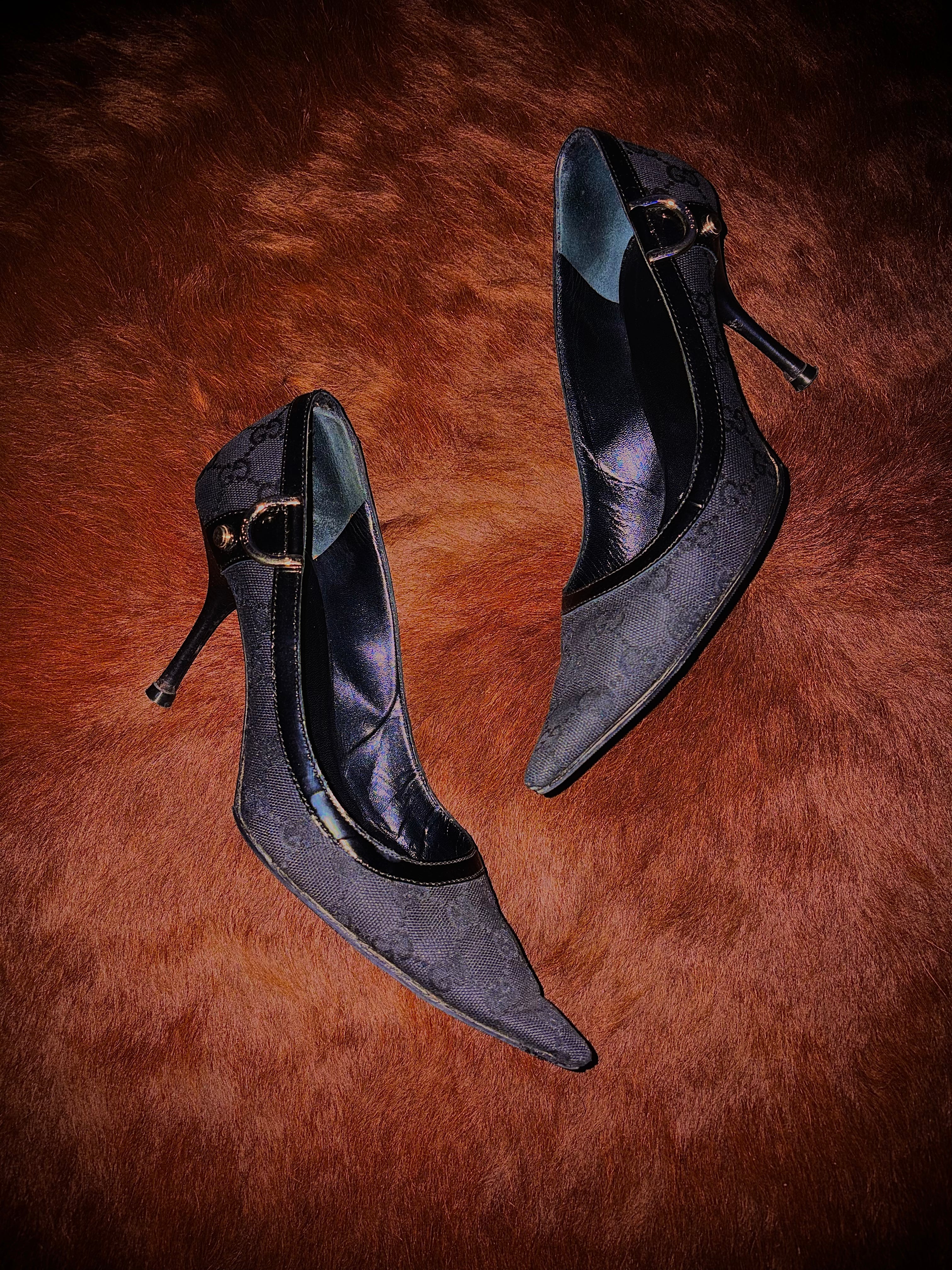 GUCCI BY TOM FORD MONOGRAM HEELS (SIZE 40)