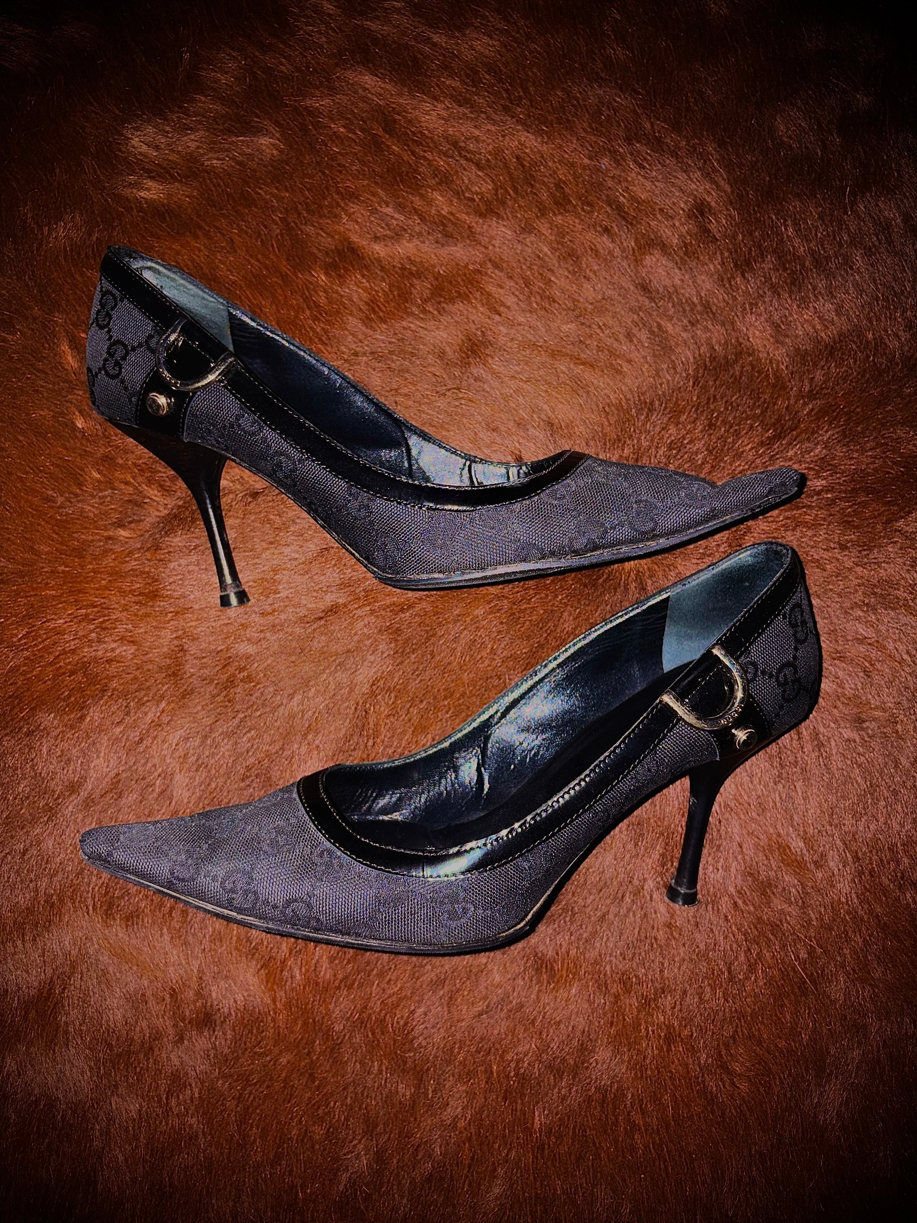 GUCCI BY TOM FORD MONOGRAM HEELS (SIZE 40)