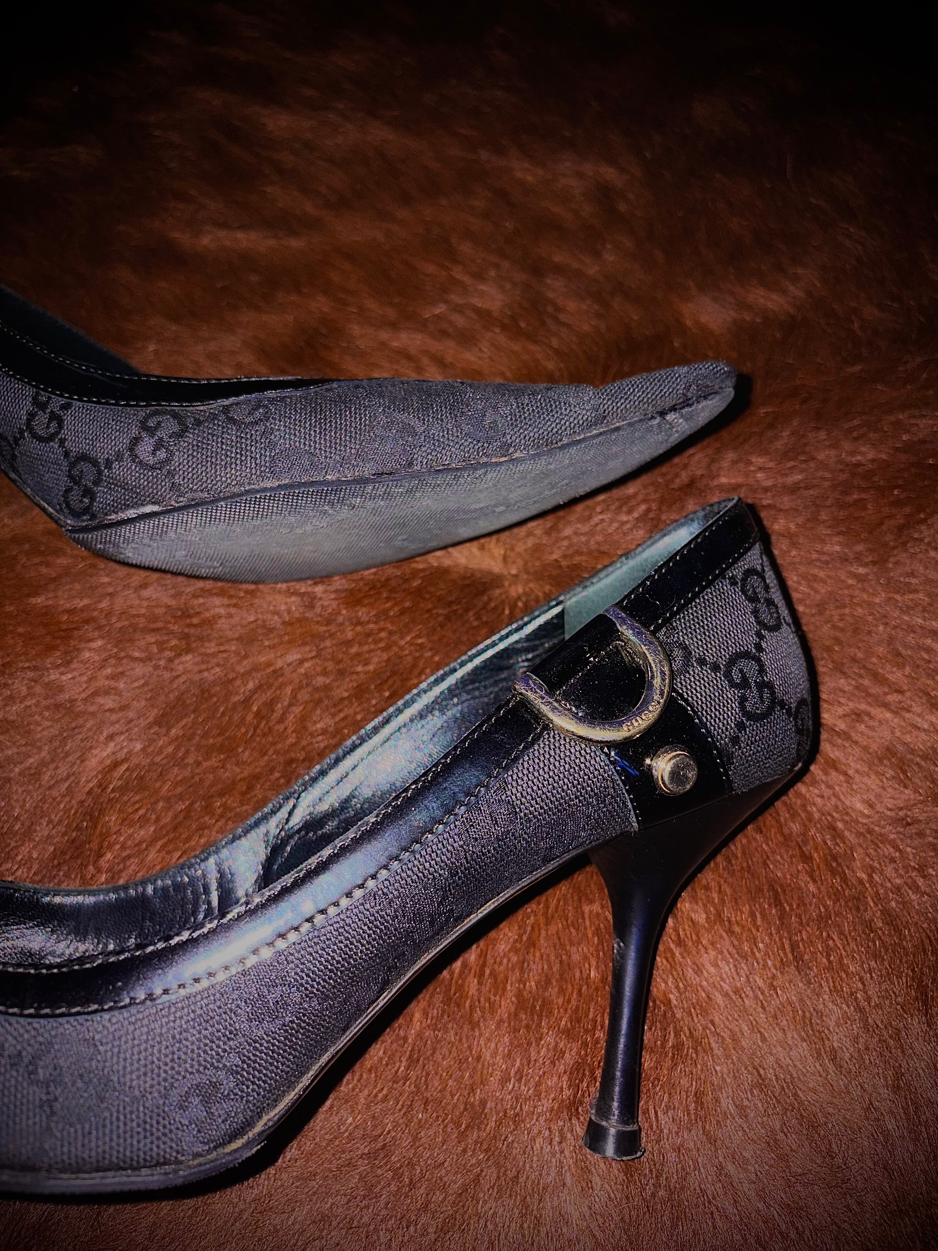 GUCCI BY TOM FORD MONOGRAM HEELS (SIZE 40)