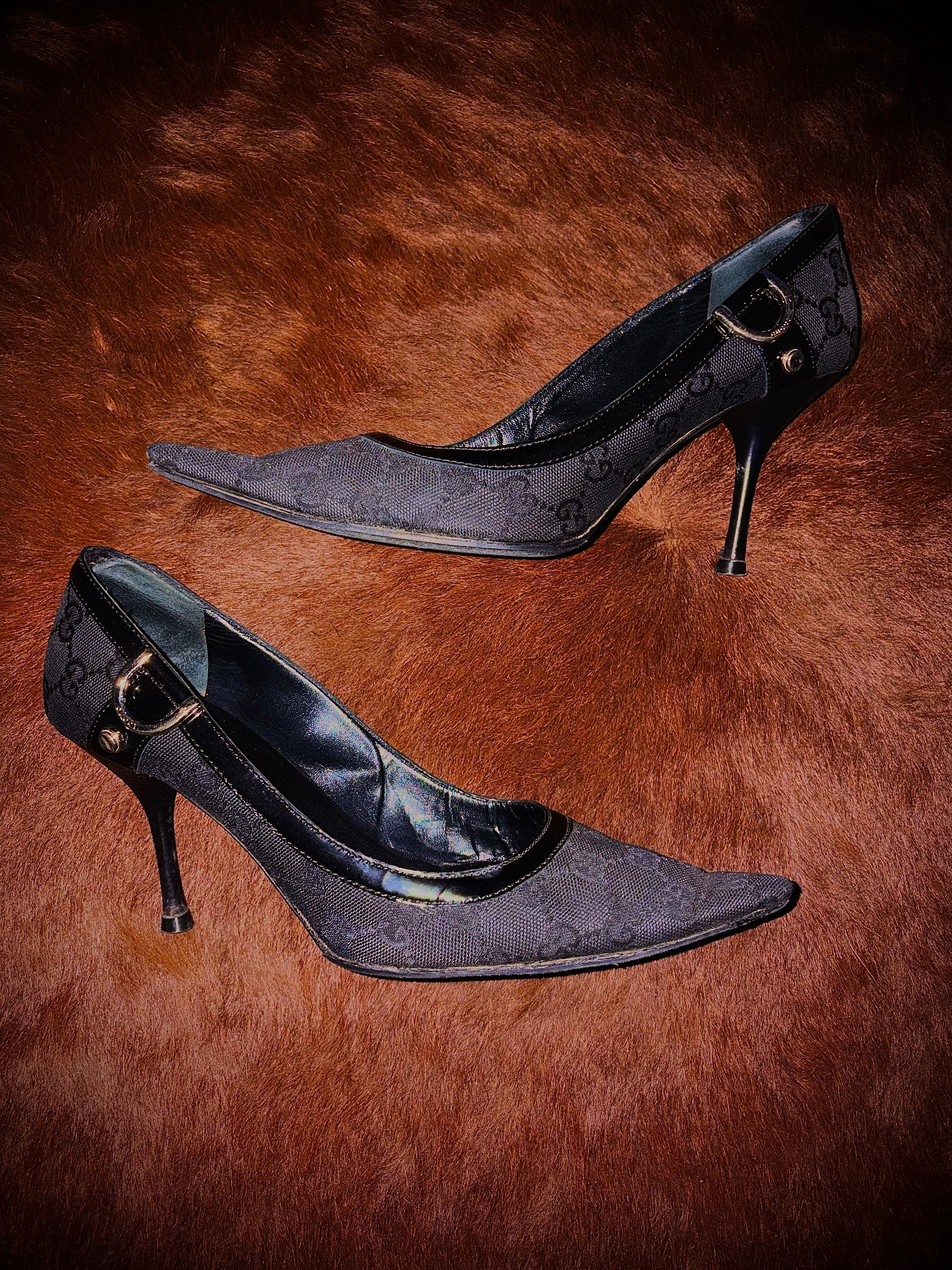GUCCI BY TOM FORD MONOGRAM HEELS (SIZE 40)
