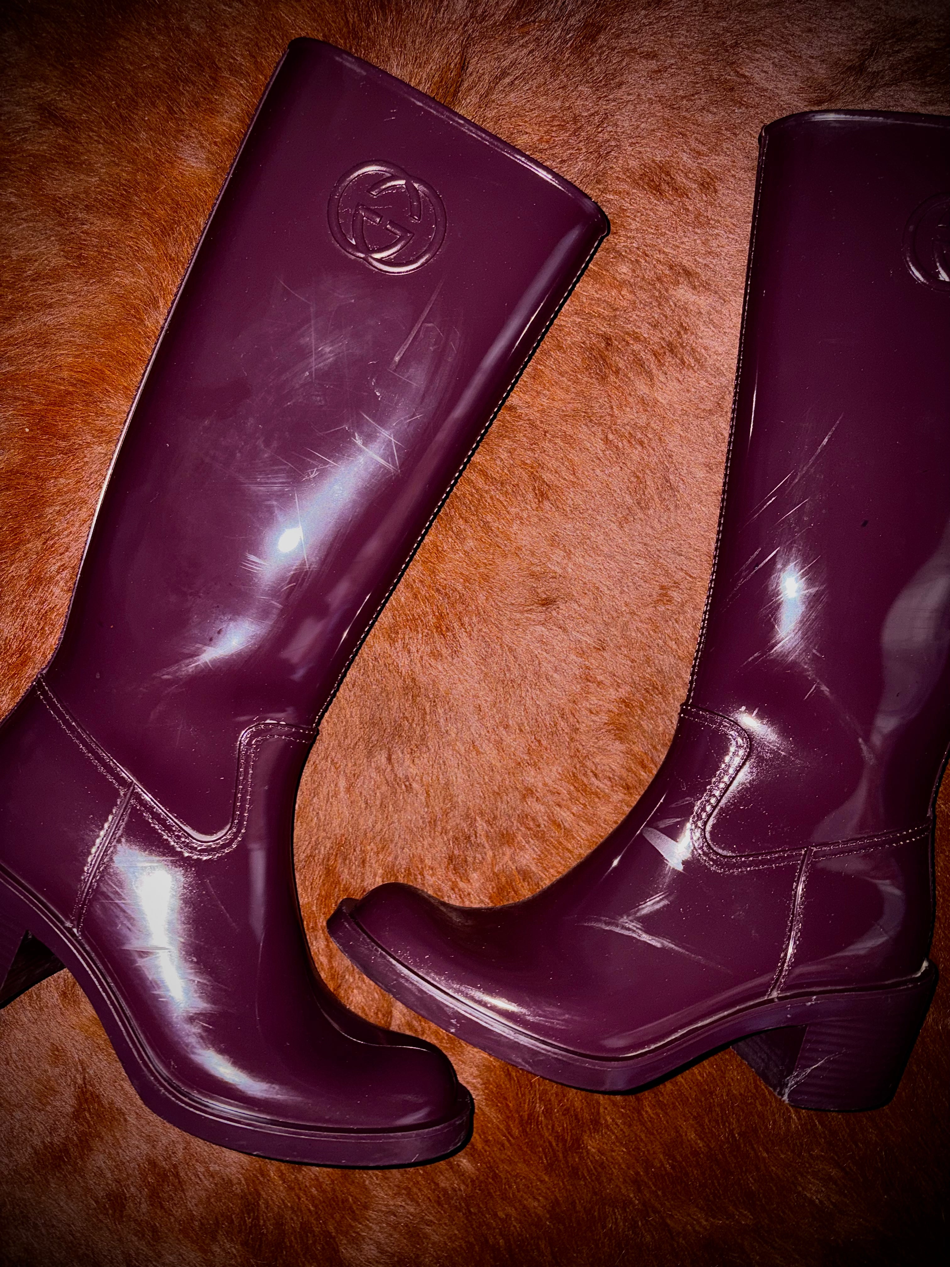 GUCCI PURPLE GUM BOOTS (SIZE 36)