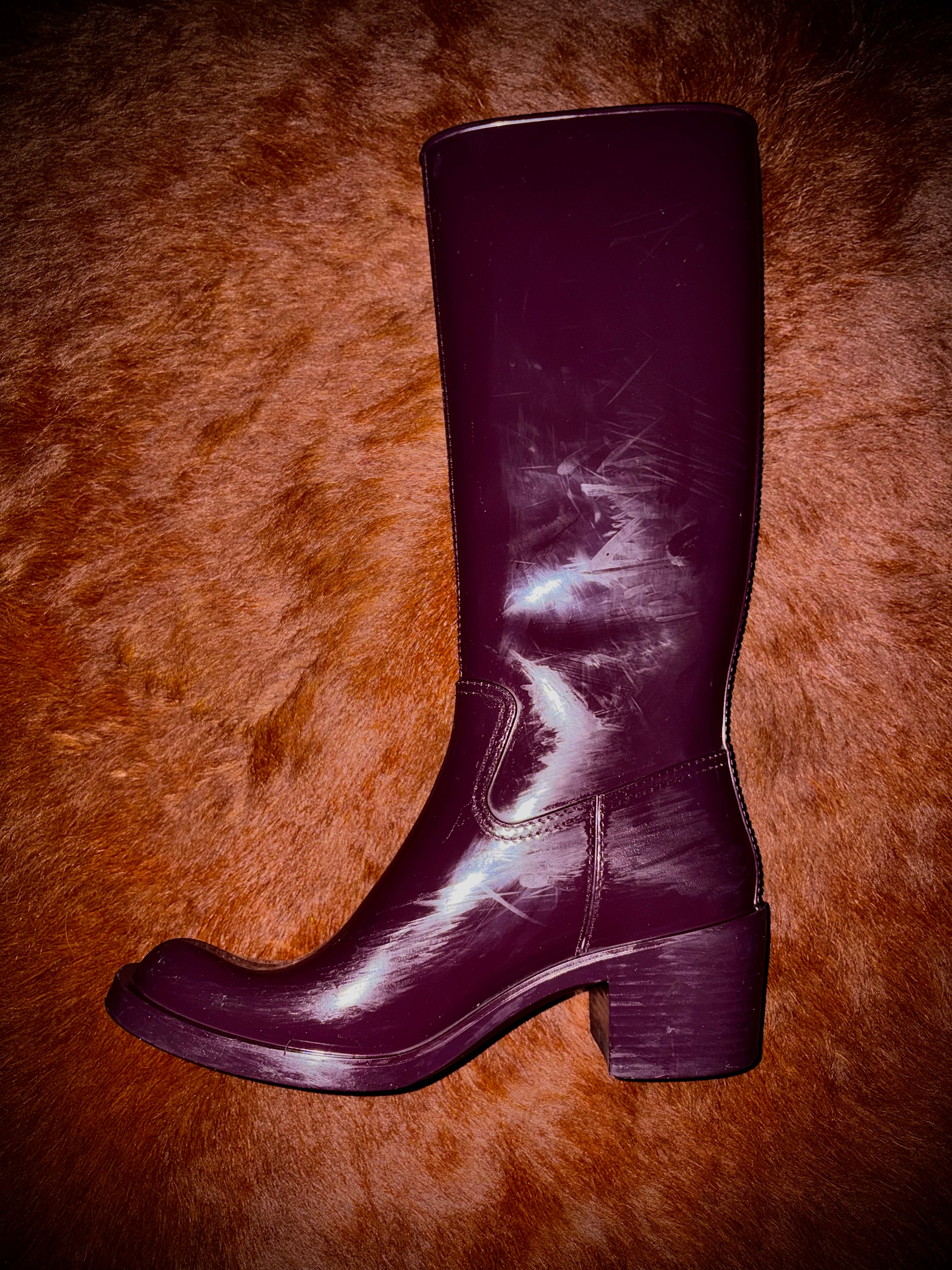 GUCCI PURPLE GUM BOOTS (SIZE 36)