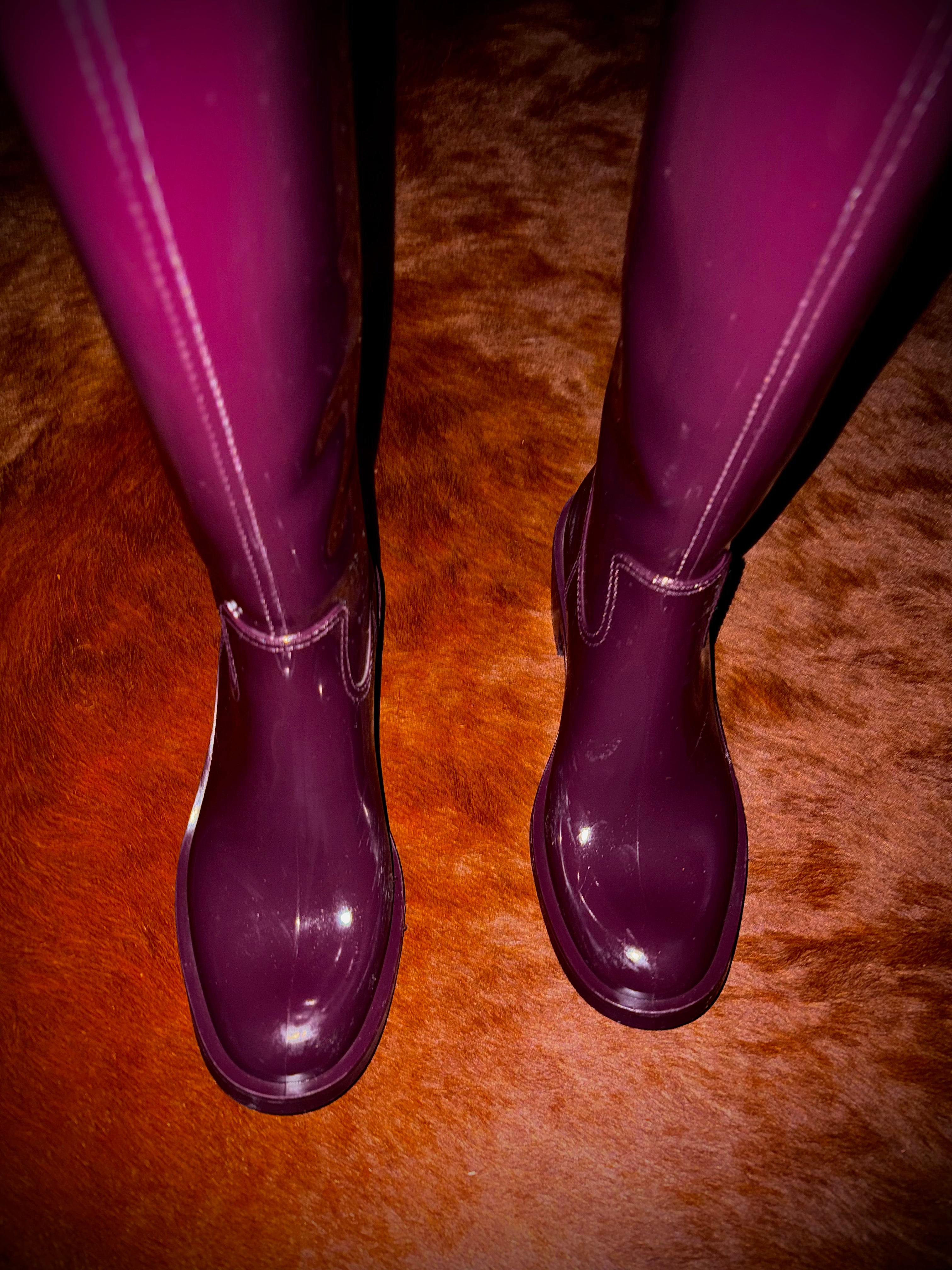 GUCCI PURPLE GUM BOOTS (SIZE 36)